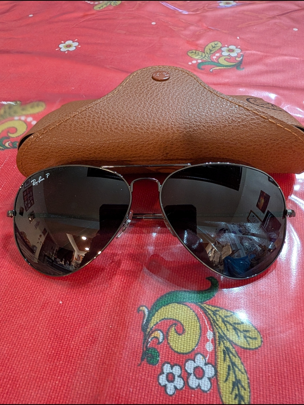 Ray-Ban Aviator Polarized Sunglasses in Brown Case